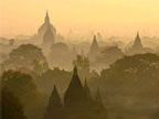 ミャンマー 幻想的なパゴダ郡